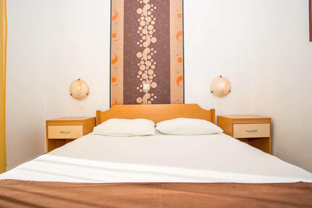 Olivista Croatia Apartments Njivice Buitenkant foto